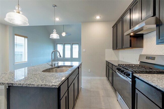 Building Photo - 12355 Summerbrook Dr