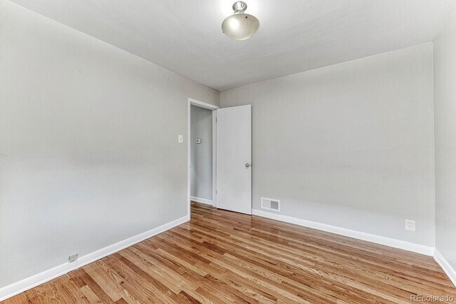 Building Photo - 3423-3425 W 39th Avenue
