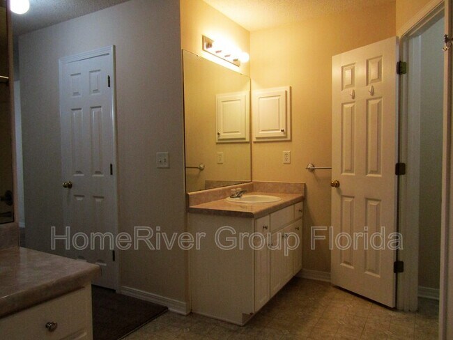 Building Photo - 4045 Buttonbush Dr