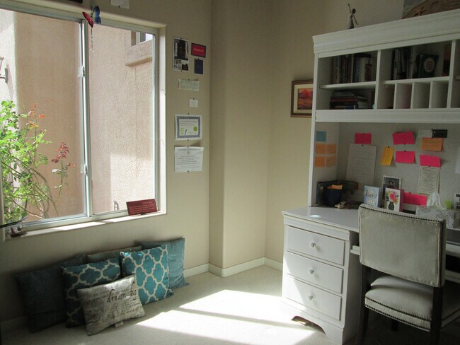 Building Photo - Unfurnished - 1 Year Rental