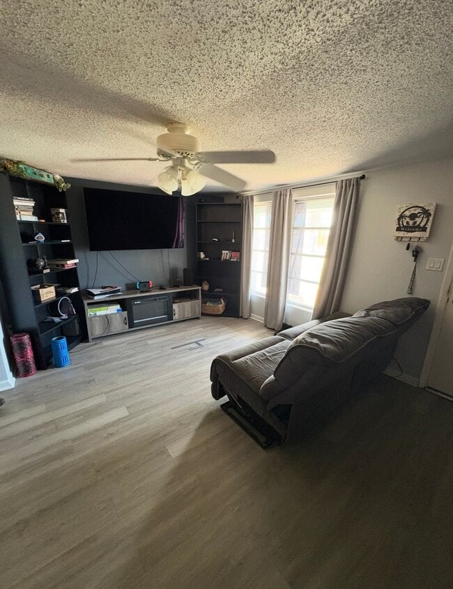 Building Photo - 7827 Monarda Dr