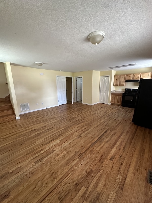 Building Photo - 6 Townview Dr