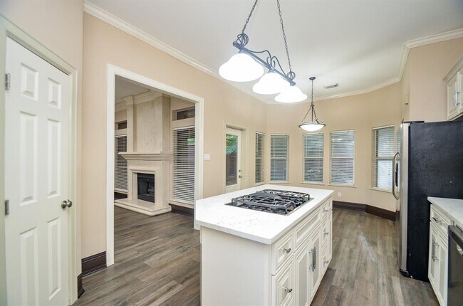 Building Photo - 1220 Birdsall St
