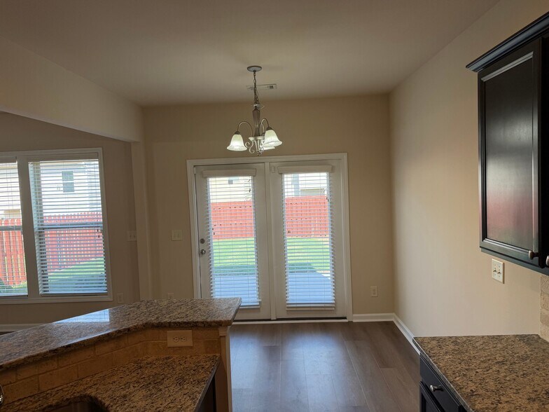 Building Photo - 4925 Ducote Trail