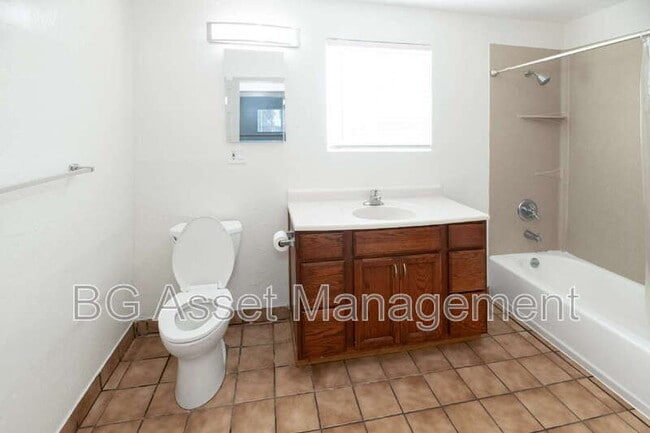 Building Photo - 936 Tennent Ave