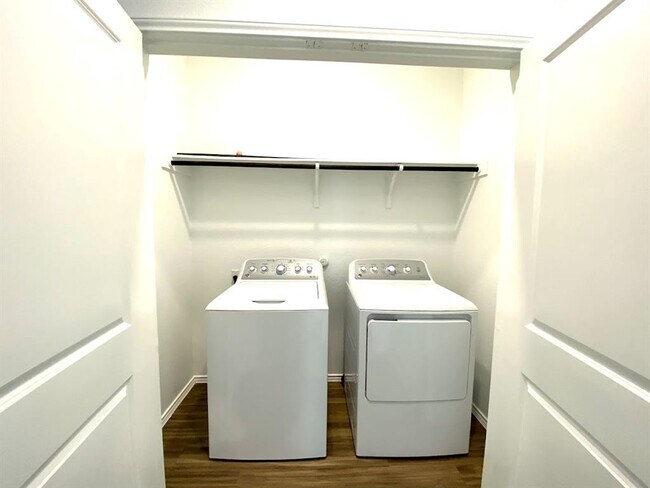 Building Photo - 14217 Sandrock Bnd