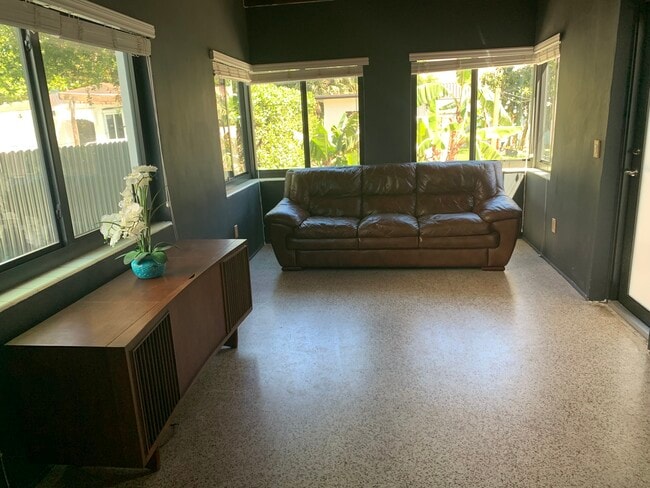 Building Photo - 1975 SW 17th Ct