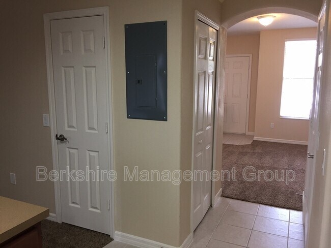 Building Photo - 5041 Chipotle Ln