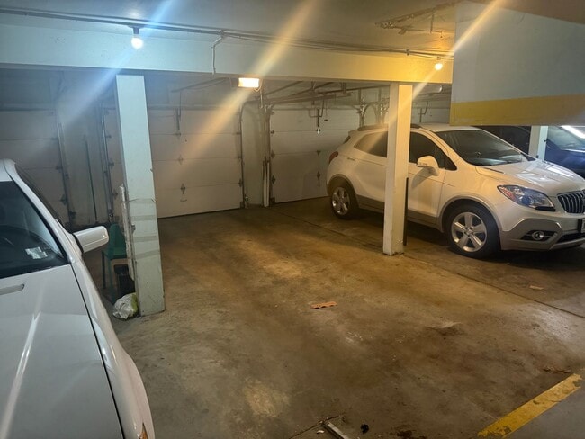 Building Photo - Spacious Well Kept Condo in West County (Ballwin) - RENT WITH AN OPTION TO PURCHASE