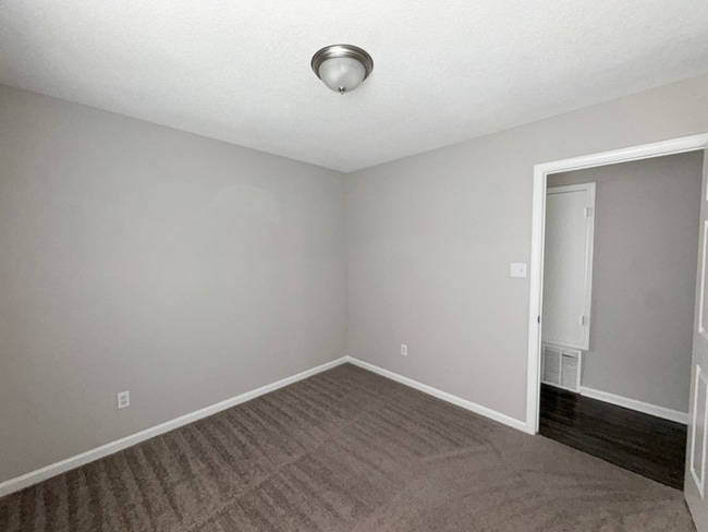 Building Photo - 3BR/2BA Memphis Rental with High Ceilings, Hardwood Floors & Fenced Yard