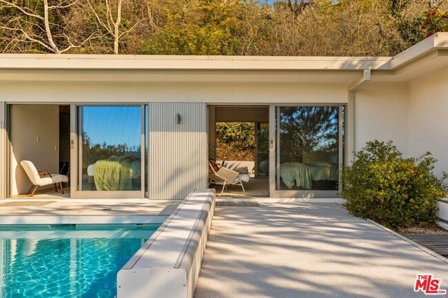 Building Photo - 3201 Oakley Dr