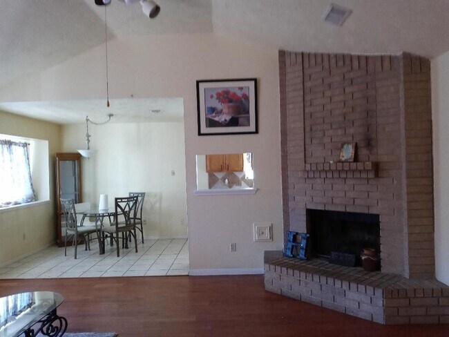 Building Photo - 2810 Goldspring Ln