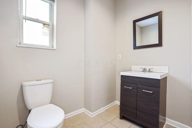 Building Photo - 320-322 E 12th Avenue