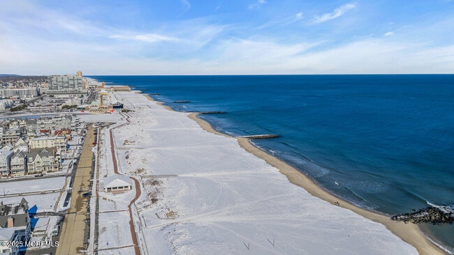 Building Photo - 31 Embury Ave