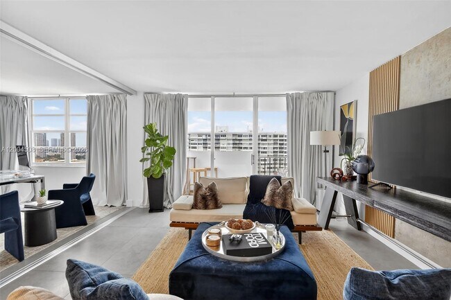 Building Photo - 2780 NE 183rd St