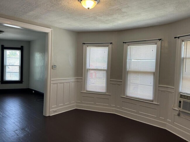 Building Photo - 81 Mariemont Ave