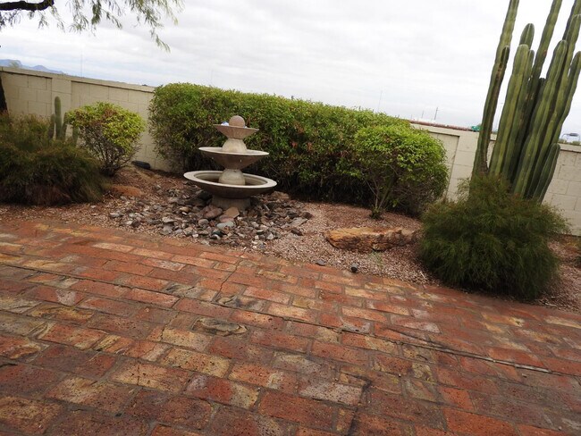 Building Photo - 4111 N 87th Pl