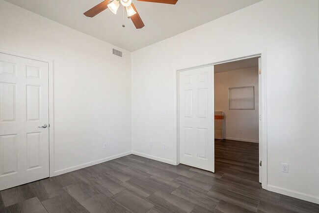 Building Photo - 436 N Euclid Ave