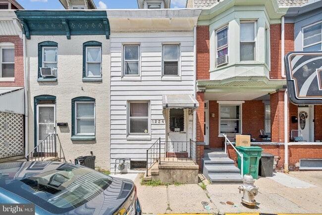 Building Photo - 1234 Mulberry St