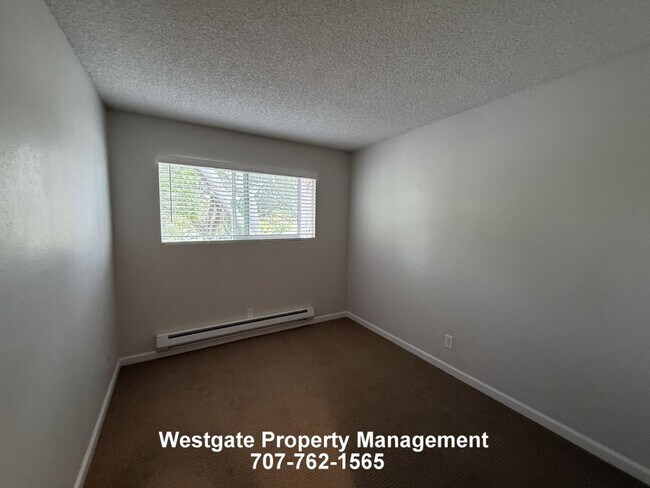 Building Photo - 714 I St