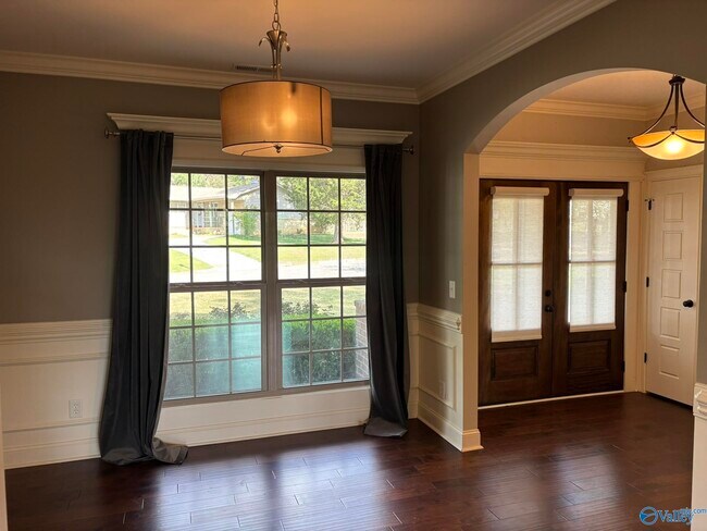 Building Photo - 317 Rosemont Rd SE