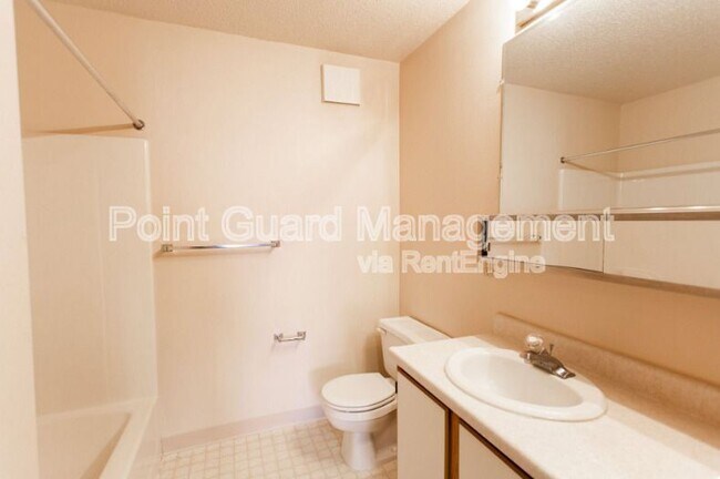 Building Photo - 2600 N Career Ave