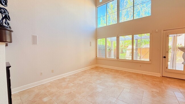 Building Photo - Gorgeous Two (2) Suites--- Executive Style 2BD/2.5BA + Loft, Two-Story TH at The Lake at Canyon L...