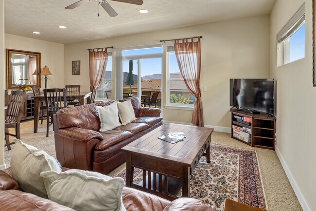 Building Photo - 23251 Sunserra Loop NW