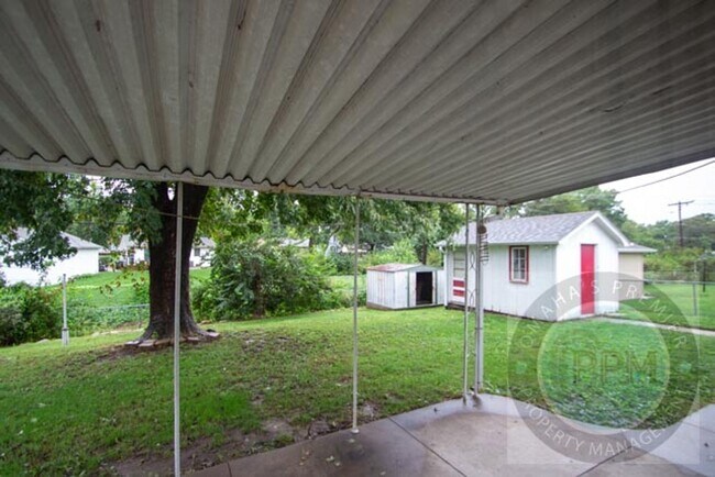 Building Photo - 12175 Pedersen Dr