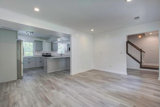 Building Photo - 8114 Halifax Way