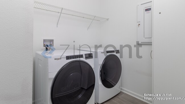 Building Photo - 2898 Armstrong Ave