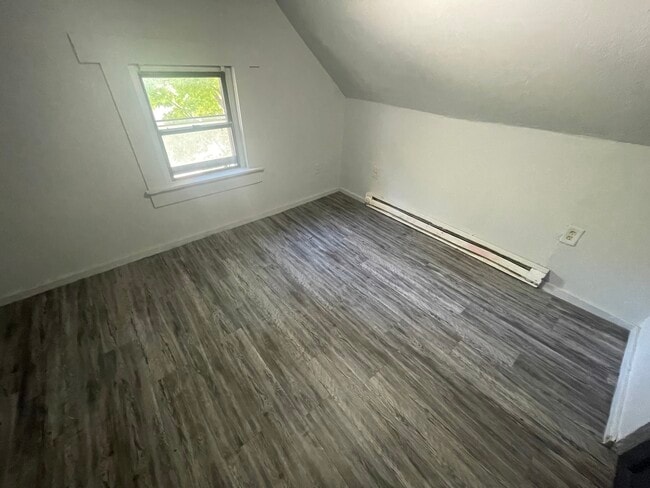Building Photo - 102 Elmwood Ave