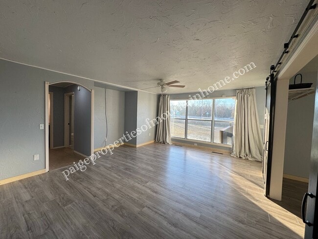 Building Photo - Charming 3-Bedroom Home