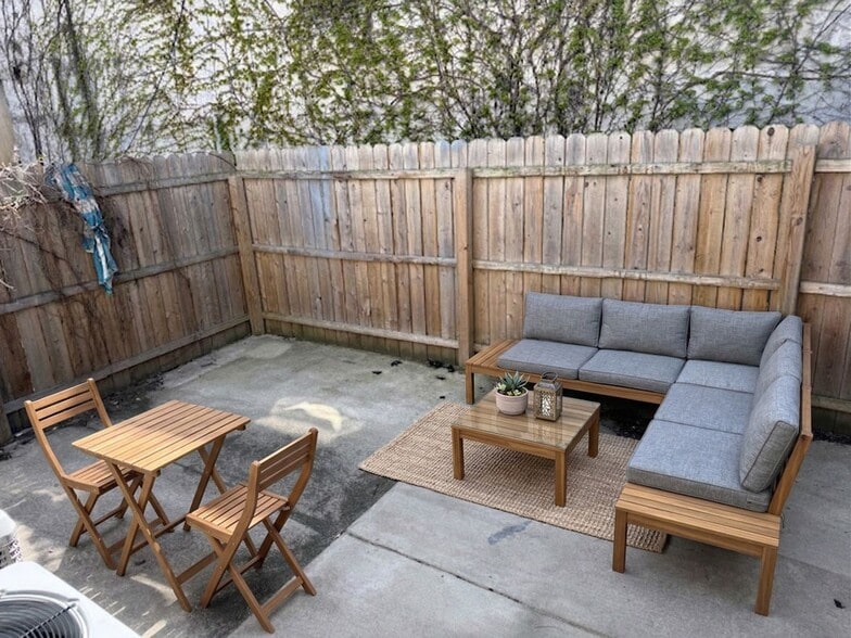 Building Photo - 1612 Cecil B. Moore Ave