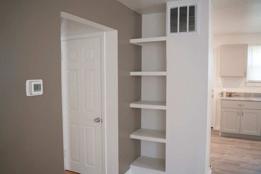 Building Photo - 8206 Old Harford Rd