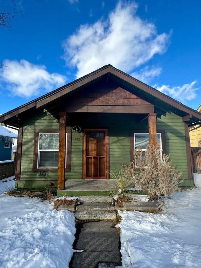 Building Photo - Adorable 3 bed/ 1 bath Home Desirably Loca...