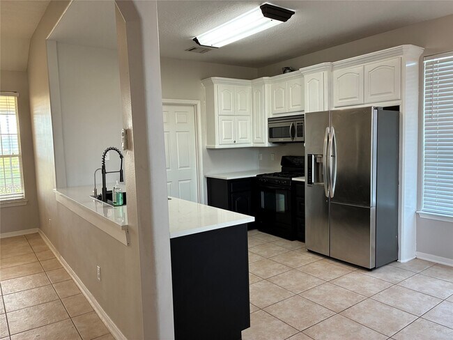 Building Photo - 14049 Overstreet Dr