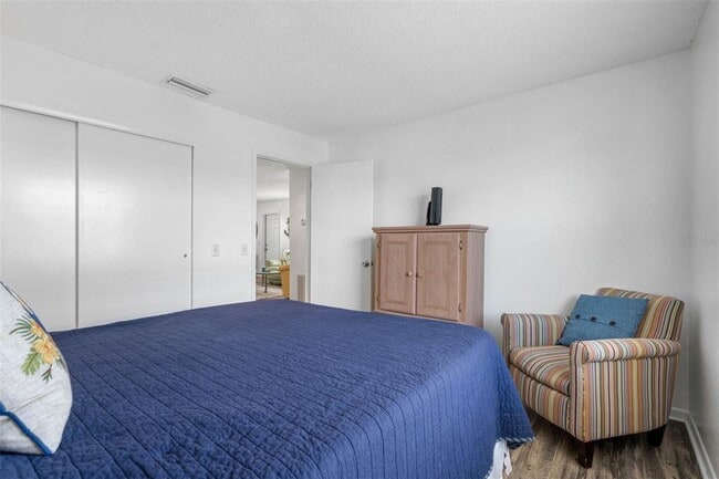 Building Photo - 115 15th Ave