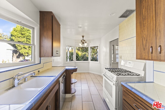 Building Photo - 5908 Abernathy Dr