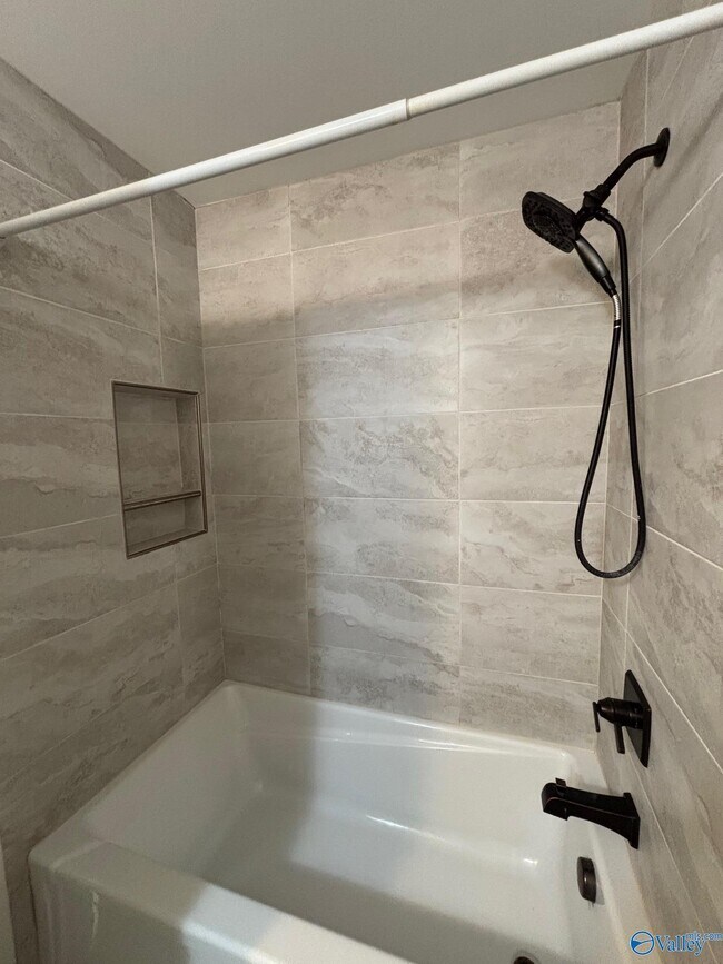 Building Photo - 245 Pine Ridge Rd