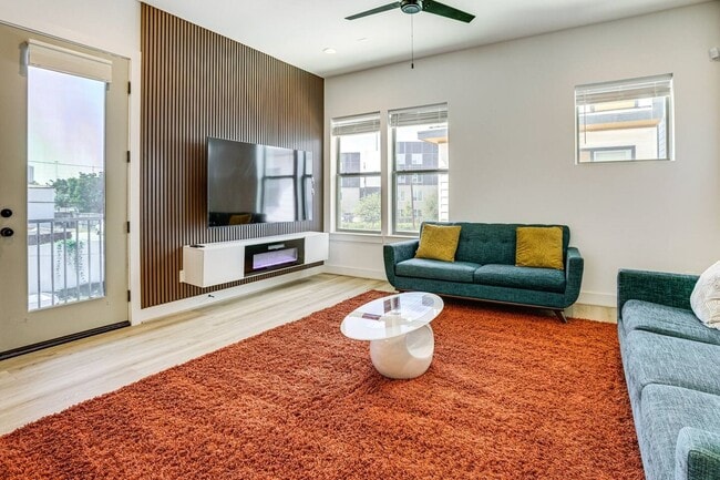 Building Photo - 2339 Eagle St