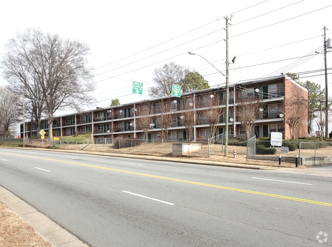 Primary Photo - Hillcrest Apartments