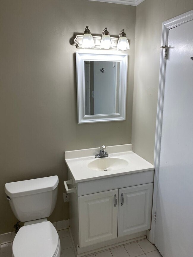 Building Photo - Adorable Brick Home in Betton Hills