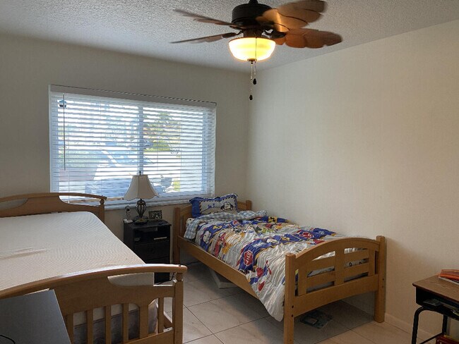 Building Photo - 9112 Pine Springs Dr