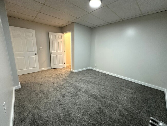 Building Photo - Huge 2-Bedroom Apartment in Westminster