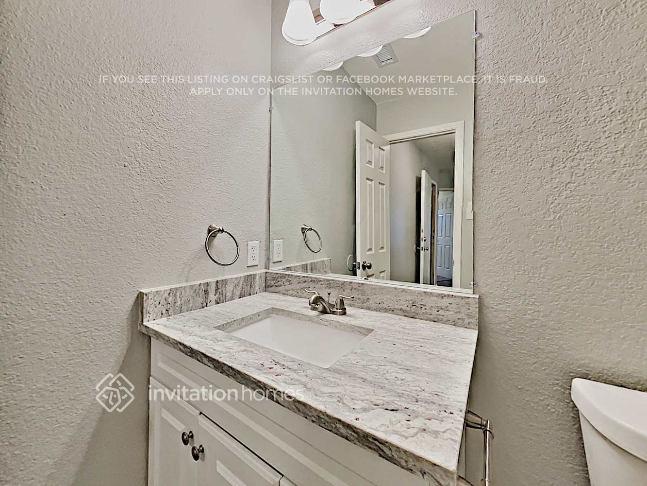 Building Photo - 2401 Baretta Dr