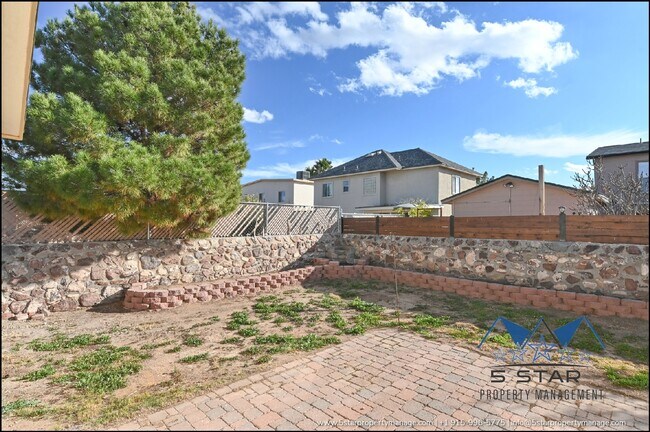 Building Photo - 648 Wind River Ave