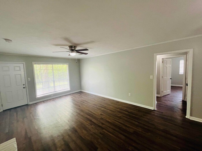 Building Photo - 1345 Stanton Dr