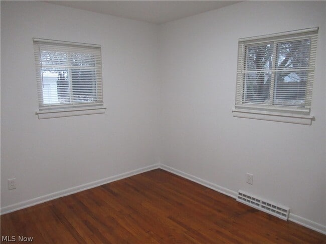 Building Photo - 1811 E 298th St