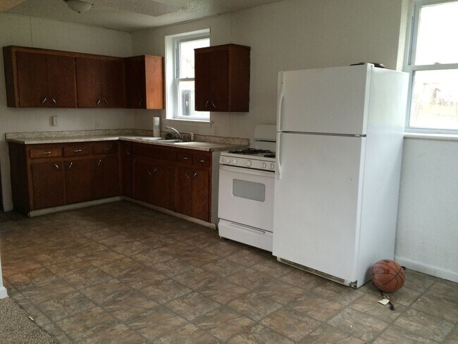 Building Photo - 517 Nicholas St